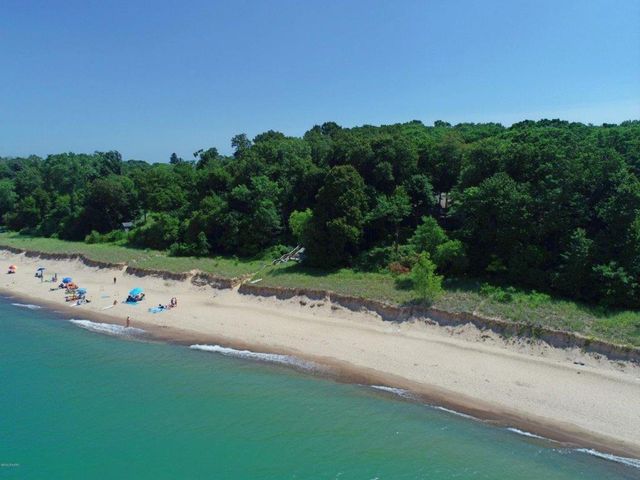 9737 Union Pier Road, Chikaming Twp, MI 49129