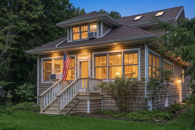 9737 Union Pier Road, Chikaming Twp, MI 49129