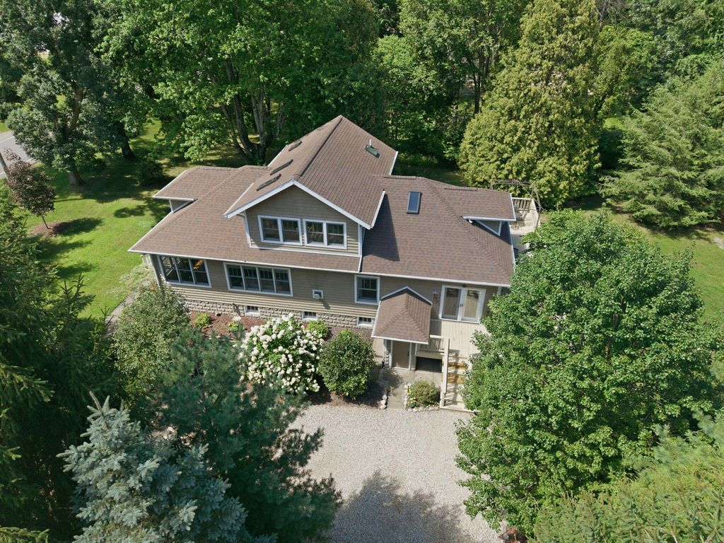 9737 Union Pier Road, Chikaming Twp, MI 49129