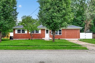 6128 Middlerose Cir, Louisville, KY 40272