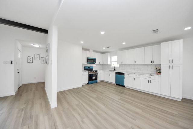 2701 Mustang Road, Alvin, TX 77511