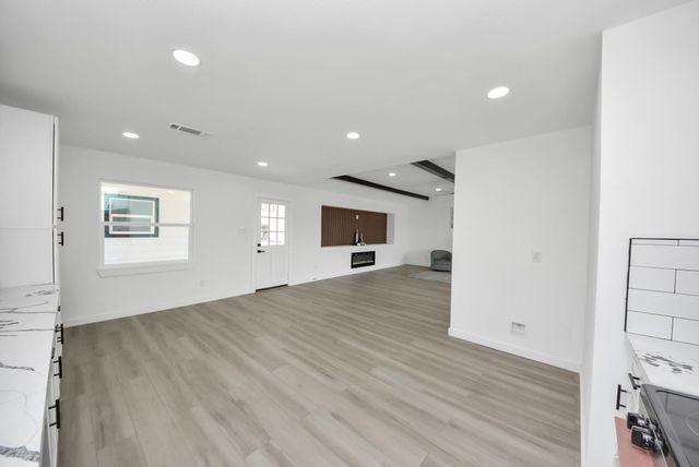 2701 Mustang Road, Alvin, TX 77511