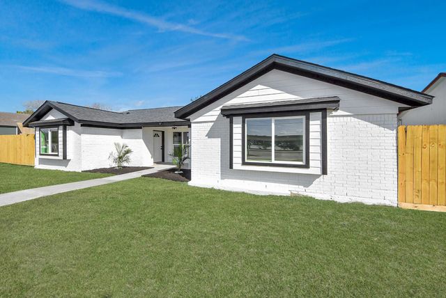 2701 Mustang Road, Alvin, TX 77511