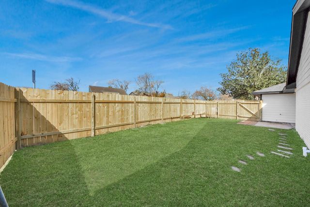 2701 Mustang Road, Alvin, TX 77511