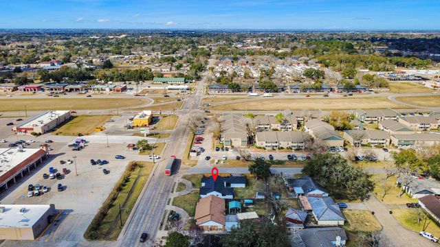 2701 Mustang Road, Alvin, TX 77511