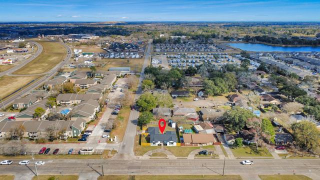 2701 Mustang Road, Alvin, TX 77511