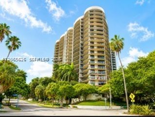 2843 S Bayshore Dr P4-F, Miami, FL 33133