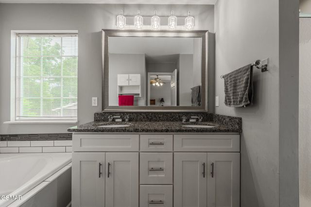 7213 Emerald Heath Road, Powell, TN 37849