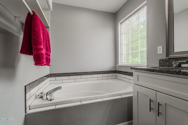 7213 Emerald Heath Road, Powell, TN 37849