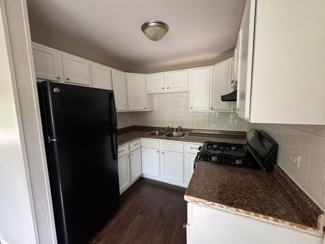 502 E Rose Court, Glenwood, IL 60425