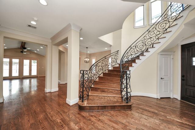 9614 Chatfield Street, Houston, TX 77025