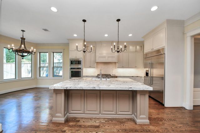 9614 Chatfield Street, Houston, TX 77025