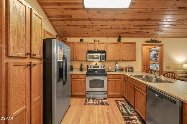 1029 Shadow Ridge Drive, Sevierville, TN 37862