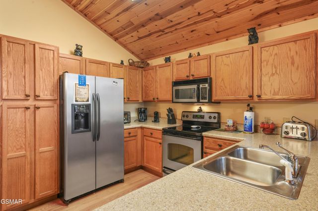 1029 Shadow Ridge Drive, Sevierville, TN 37862