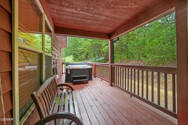 1029 Shadow Ridge Drive, Sevierville, TN 37862