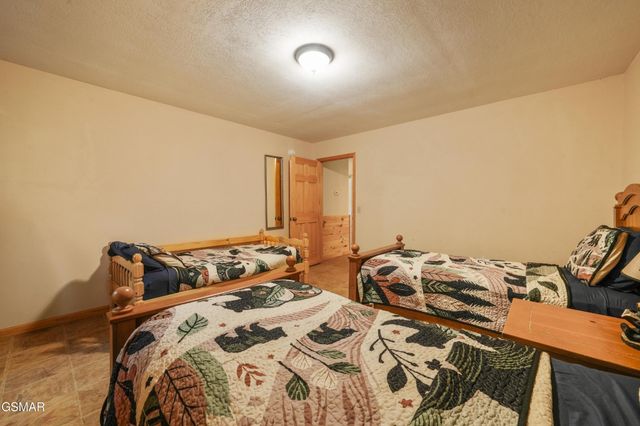 1029 Shadow Ridge Drive, Sevierville, TN 37862