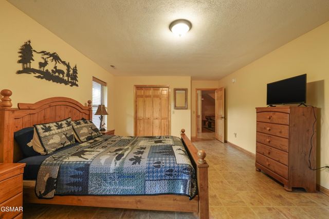 1029 Shadow Ridge Drive, Sevierville, TN 37862
