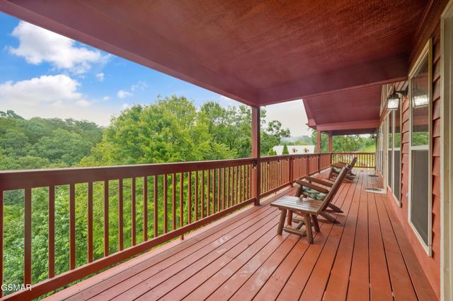 1029 Shadow Ridge Drive, Sevierville, TN 37862