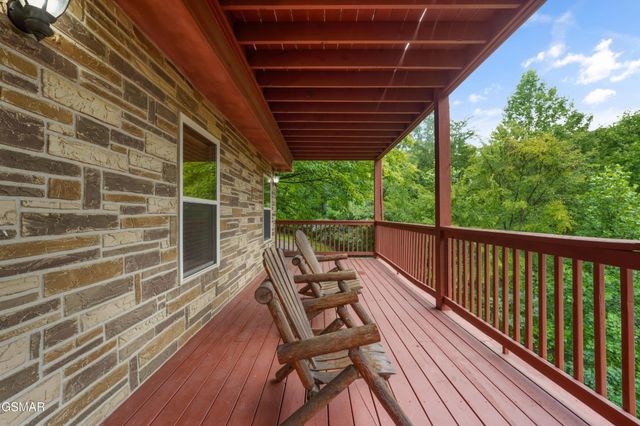 1029 Shadow Ridge Drive, Sevierville, TN 37862