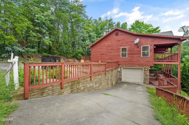 1029 Shadow Ridge Drive, Sevierville, TN 37862
