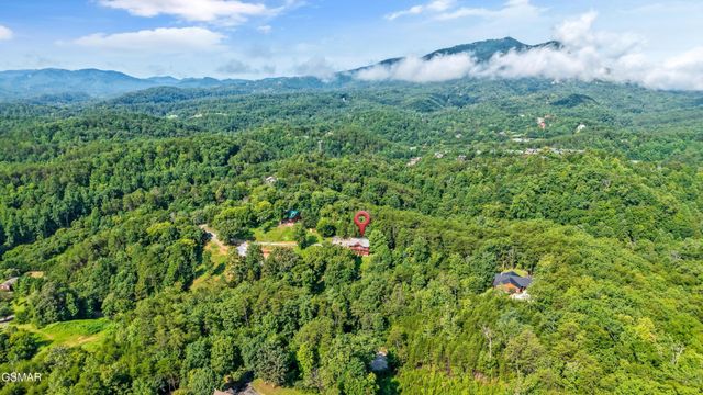 1029 Shadow Ridge Drive, Sevierville, TN 37862