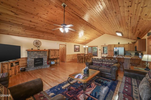1029 Shadow Ridge Drive, Sevierville, TN 37862