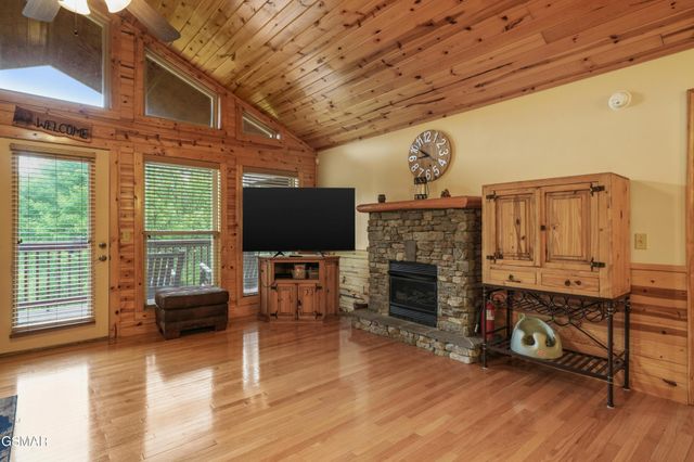 1029 Shadow Ridge Drive, Sevierville, TN 37862