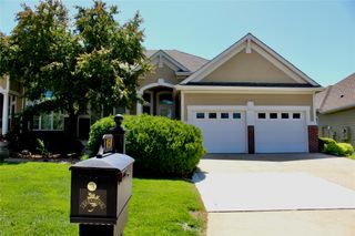 858 Burr Oaks Drive, West Des Moines, IA 50266