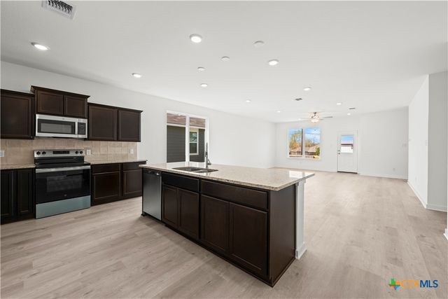 1916 Meridian Loop, Temple, TX 76504