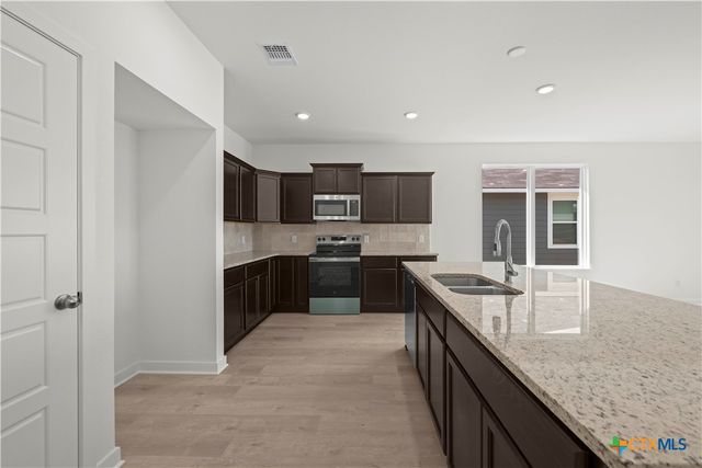 1916 Meridian Loop, Temple, TX 76504