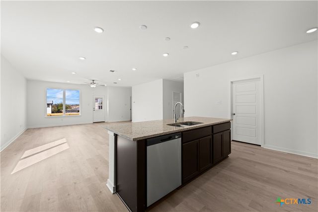1916 Meridian Loop, Temple, TX 76504