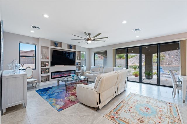 2836 Steamboat Drive, Bullhead City, AZ 86429