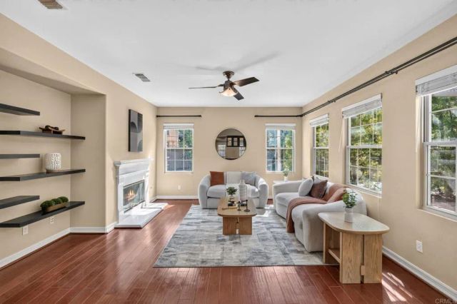 813 Genoa Way, San Marcos, CA 92078