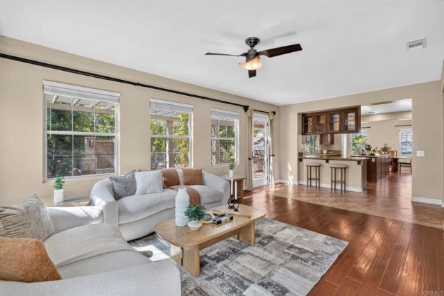 813 Genoa Way, San Marcos, CA 92078