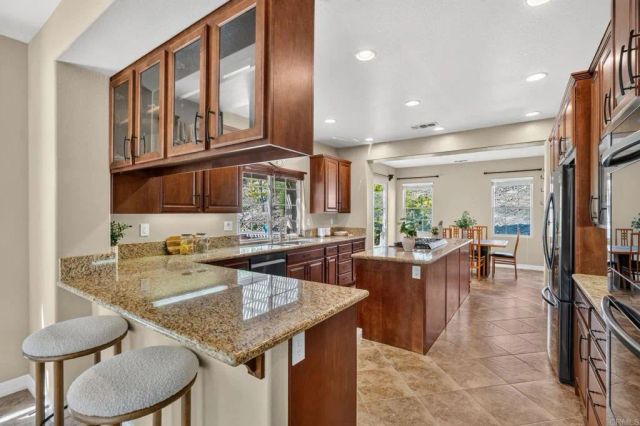 813 Genoa Way, San Marcos, CA 92078