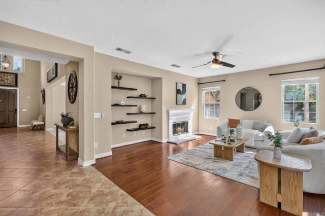813 Genoa Way, San Marcos, CA 92078
