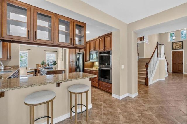 813 Genoa Way, San Marcos, CA 92078
