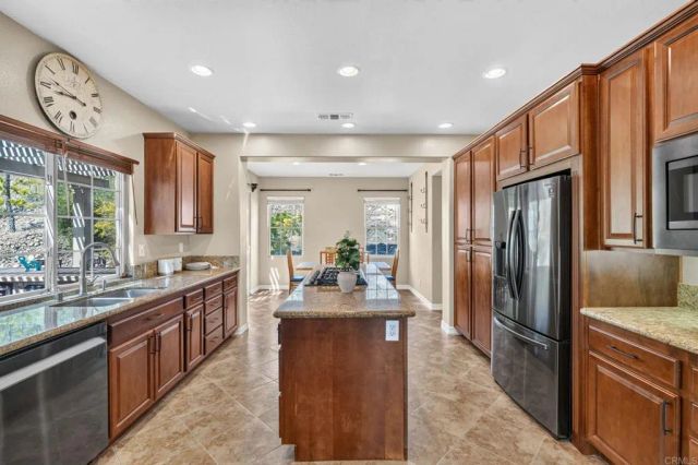 813 Genoa Way, San Marcos, CA 92078
