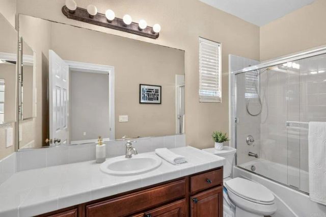 813 Genoa Way, San Marcos, CA 92078