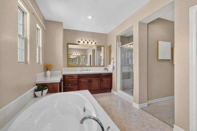 813 Genoa Way, San Marcos, CA 92078