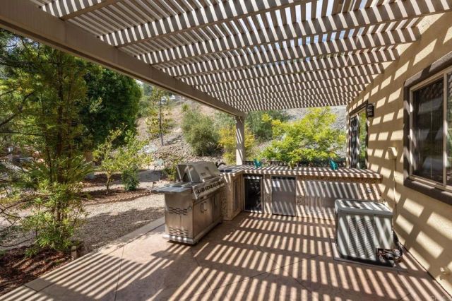 813 Genoa Way, San Marcos, CA 92078