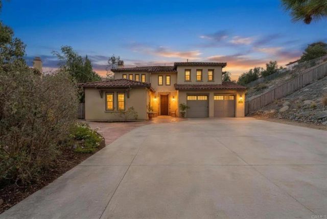 813 Genoa Way, San Marcos, CA 92078