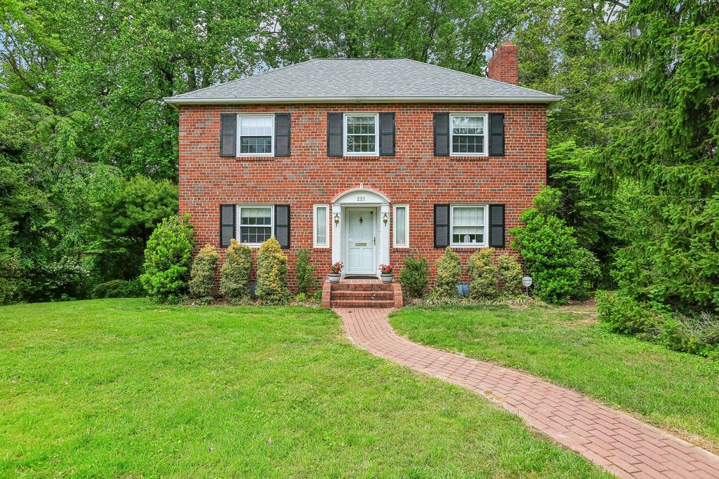 Image 1 of property listing at 221 PATUXENT RD, Laurel, MD 20707