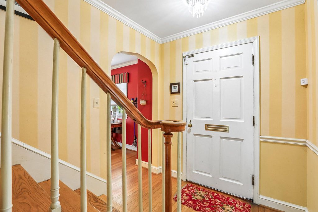 Image 11 of property listing at 221 PATUXENT RD, Laurel, MD 20707