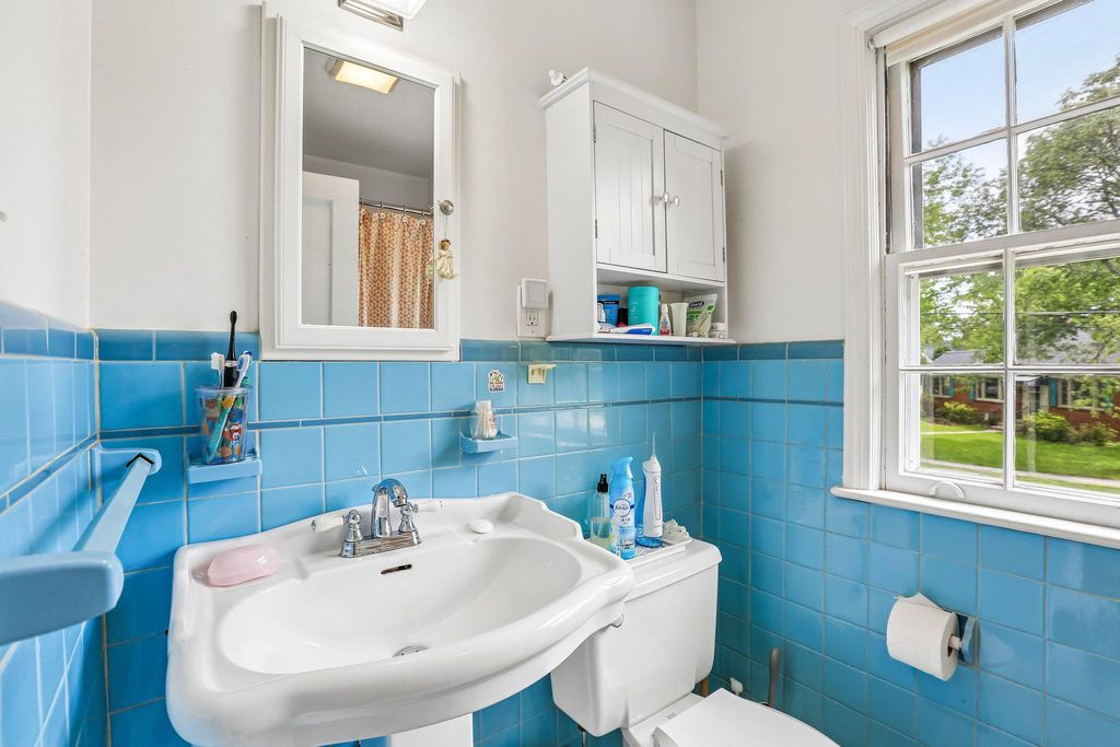 Image 18 of property listing at 221 PATUXENT RD, Laurel, MD 20707