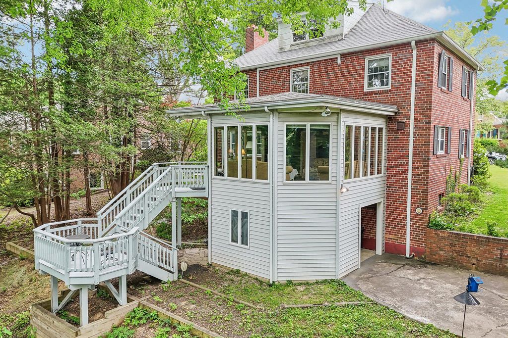 Image 25 of property listing at 221 PATUXENT RD, Laurel, MD 20707