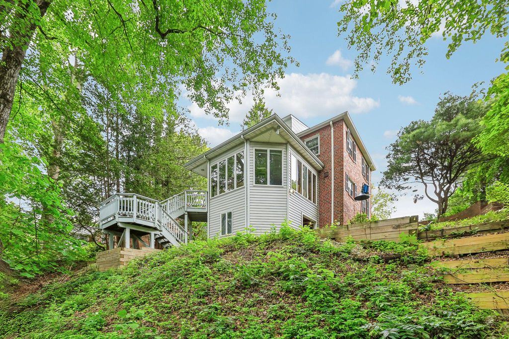 Image 28 of property listing at 221 PATUXENT RD, Laurel, MD 20707