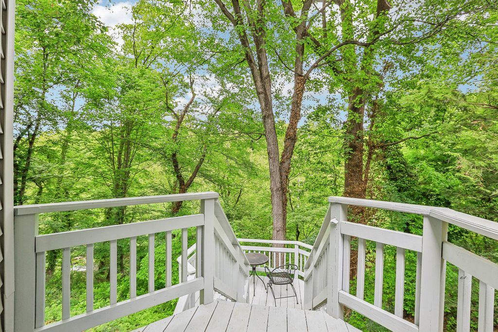Image 31 of property listing at 221 PATUXENT RD, Laurel, MD 20707