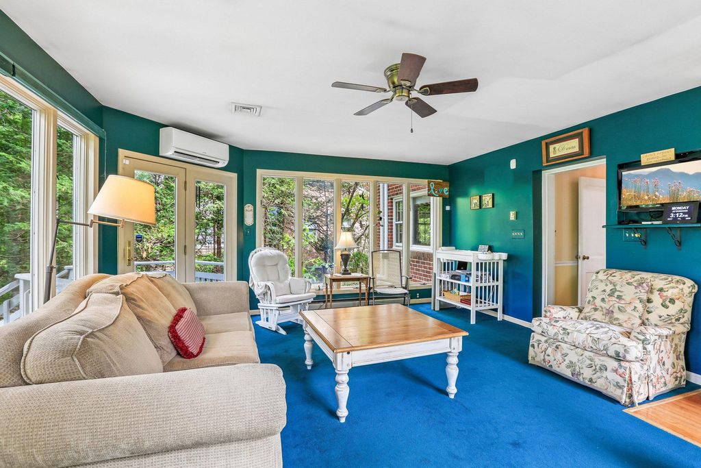 Image 5 of property listing at 221 PATUXENT RD, Laurel, MD 20707