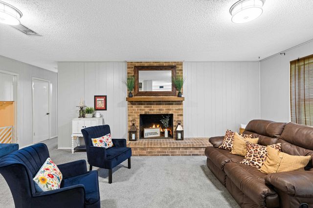 461 Country Pl., Longview, TX 75605